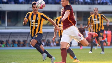 Verona, fermo Fares: frattura del perone