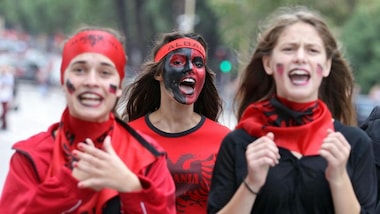 De Biasi accolto da eroe in Albania!