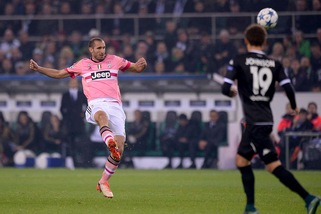 Borussia-Juventus 1-1, salva Lichtsteiner