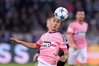 Dybala: «Le parole di Buffon ed Evra aiuteranno noi giovani»