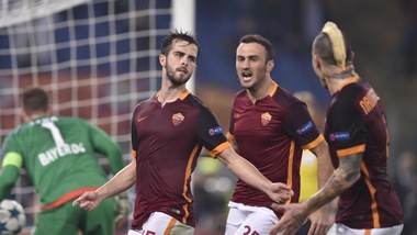 Champions League, Roma-Bayer Leverkusen 3-2: cinque minuti di follia, poi Pjanic salva i giallorossi