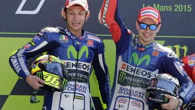 MotoGp, il padre di Lorenzo: «Rossi-Marquez: nessun calcio»