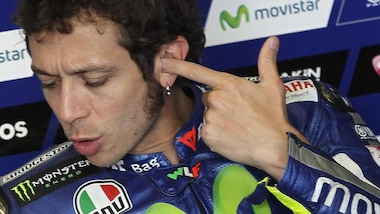 MotoGp: Valentino Rossi si gasa con il rap-metal
