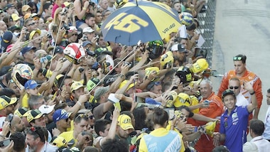 MotoGp, Valencia: il mondiale è di Rossi se…