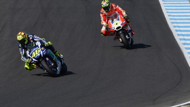 MotoGp, Valencia: Iannone e Rossi guidano le libere