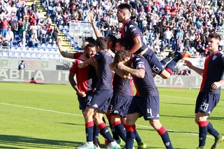 Risultati Serie B: Cagliari solo in testa, il Novara fa sognare