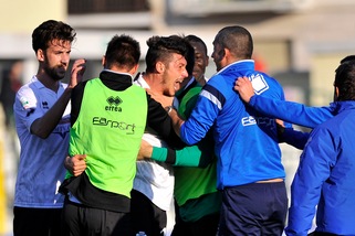 Pro Vercelli-Livorno 1-0, autorete sfortunata di Maicon