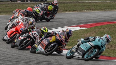 Moto3 Valencia: gara a Oliveria, mondiale a Kent