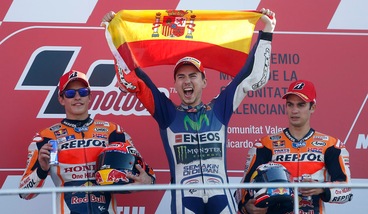 MotoGP Valencia, Jorge Lorenzo conquista il mondiale, applausi per Valentino Rossi