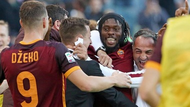 Risultati Serie A, 12ª giornata: Roma-Lazio 2-0, Palermo-Chievo 1-0, Frosinone-Genoa 2-2, Sassuolo-Carpi 1-0
