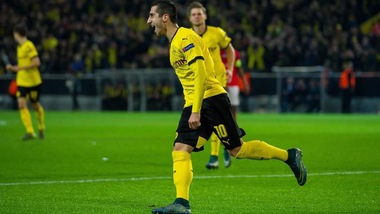 Bundesliga, il Dortmund vince a raffica e insegue il Bayern