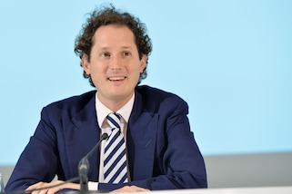 Elkann: «Macché Ferrari, Andrea Agnelli resta alla Juventus»