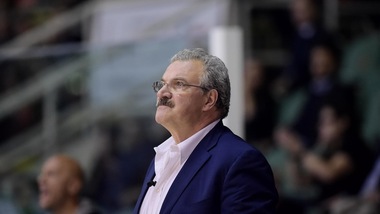 Sassari sfida Trinchieri: obiettivo primi punti