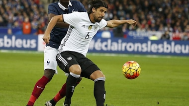 Attentati Parigi, Khedira e la Germania passano la notte allo Stade de France