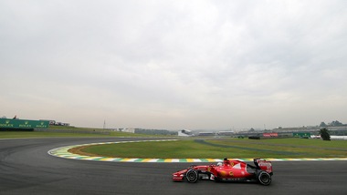 Attentati Parigi, Scuderia Ferrari su Twitter: #PrayforParis