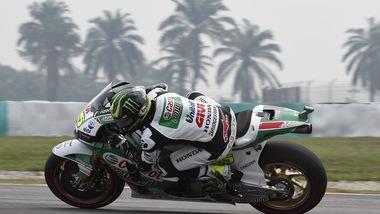 Attentati Parigi, Crutchlow: «Quello che è accaduto è terribile!»