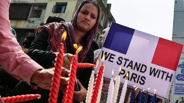 Attentati Parigi, è ufficiale: Ligue 1 e 2 non si fermeranno