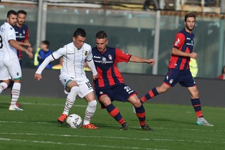 Risultati Serie B, 14ª giornata: il Crotone sogna. Pro Vercelli ok, crolla il Brescia