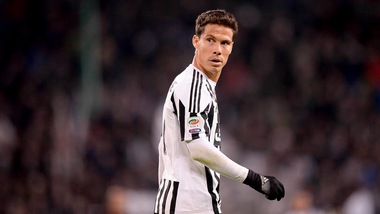Champions League Juventus, Hernanes stop di tre settimane