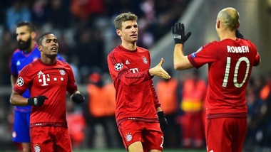 Risultati Champions League, Bayern Monaco-Olympiacos 4-0: tedeschi agli ottavi. Chelsea, poker in Israele