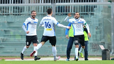 Serie B, Brescia incontenibile: poker al Cagliari. Novara, che colpo a Livorno