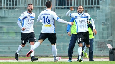 Serie B, Brescia incontenibile: poker al Cagliari. Novara, che colpo a Livorno