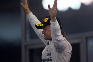 F1 Abu Dhabi, Rosberg sul podio con Hamilton e Raikkonen