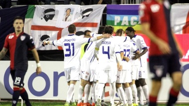 Serie B, Cagliari salvato da Joao Pedro: il Como si illude con Ganz jr