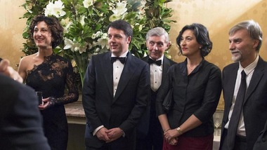 Prima alla Scala, pochi vip ma a sorpresa c'è il premier