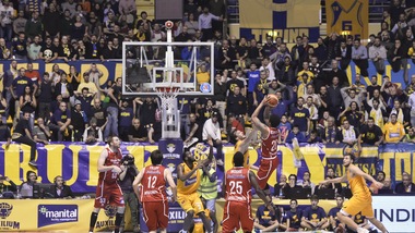 Moviola in campo, Nicchi e Farina imparate dal basket: funziona