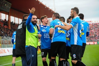 Serie B: poker Novara, Perugia travolto. Il Modena batte il Bari