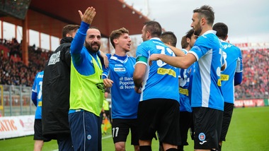 Serie B: poker Novara, Perugia travolto. Il Modena batte il Bari