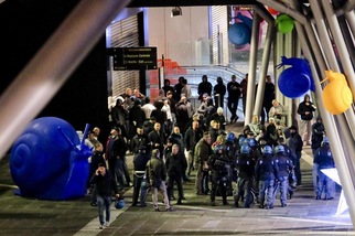 Napoli-Legia Varsavia, notte di scontri tra tifosi azzurri e polacchi