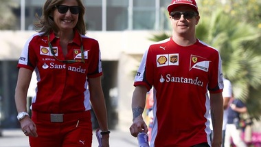 F1 Ferrari, Raikkonen si esibisce su una pista ghiacciata