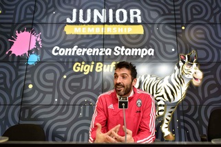 Juventus, Buffon: «Smettere mi costerà, ma rimarrò nel mondo del calcio»
