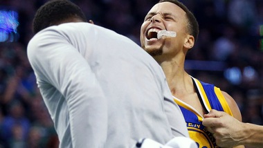 Golden State si ferma, Milwaukee fa la storia