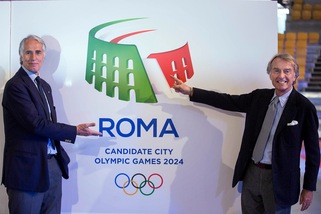 Olimpiadi, Roma 2024: presentazione del logo, il Colosseo tricolore
