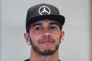 F1 Mercedes, Hamilton: «Saremo dominanti nel 2016»