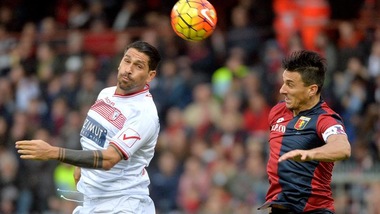 Serie A Genoa, per Burdisso frattura alle costole