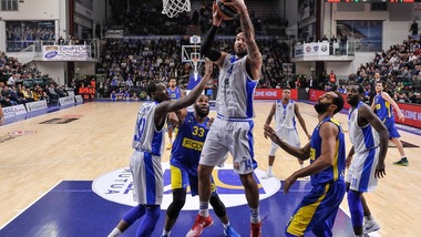 Cappotto Sassari, Maccabi trovata inutile
