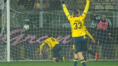 Serie B, il Modena mette la freccia: 2-0 contro la Salernitana