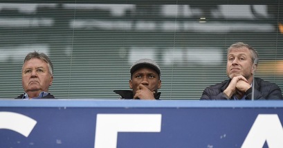 Chelsea, Hiddink in tribuna con Drogba e Abramovich