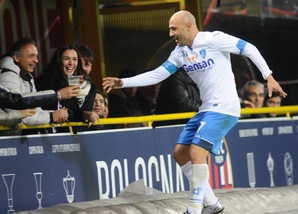 Serie A, Empoli: Maccarone segna ed esulta bevendo una birra