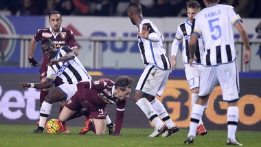 L'Udinese affonda un inguardabile Torino all'Olimpico con Perica. Fischi sui granata di Ventura