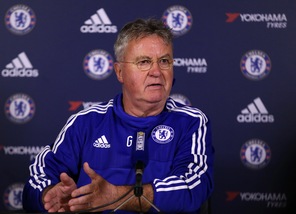 Premier League Chelsea, Hiddink: «Mourinho? Non so cosa ha vinto ma lo rispetto»