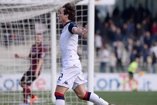 Serie B, Salernitana-Cagliari 0-2: caos nel finale