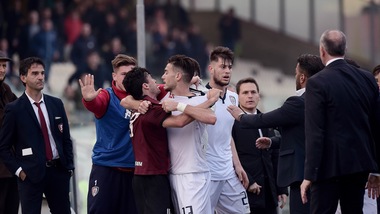 Salernitana-Cagliari: quattro giornate a Rossi, tre a Sciaudone e Melchiorri, una a Tello