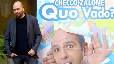 Quo vado?: Zalone difende il posto fisso