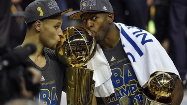 Nba 2016: Golden State, quota dimezzata da inizio stagione