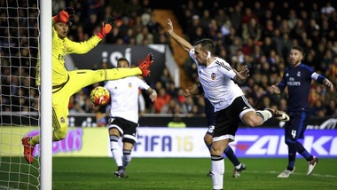 Liga: Valencia-Real Madrid 2-2, pareggio amaro per Benitez